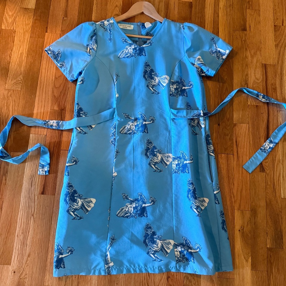 Vintage Blue Tropical Women’s Large 12 Dress Luau From Hilton Hawaiian Village.